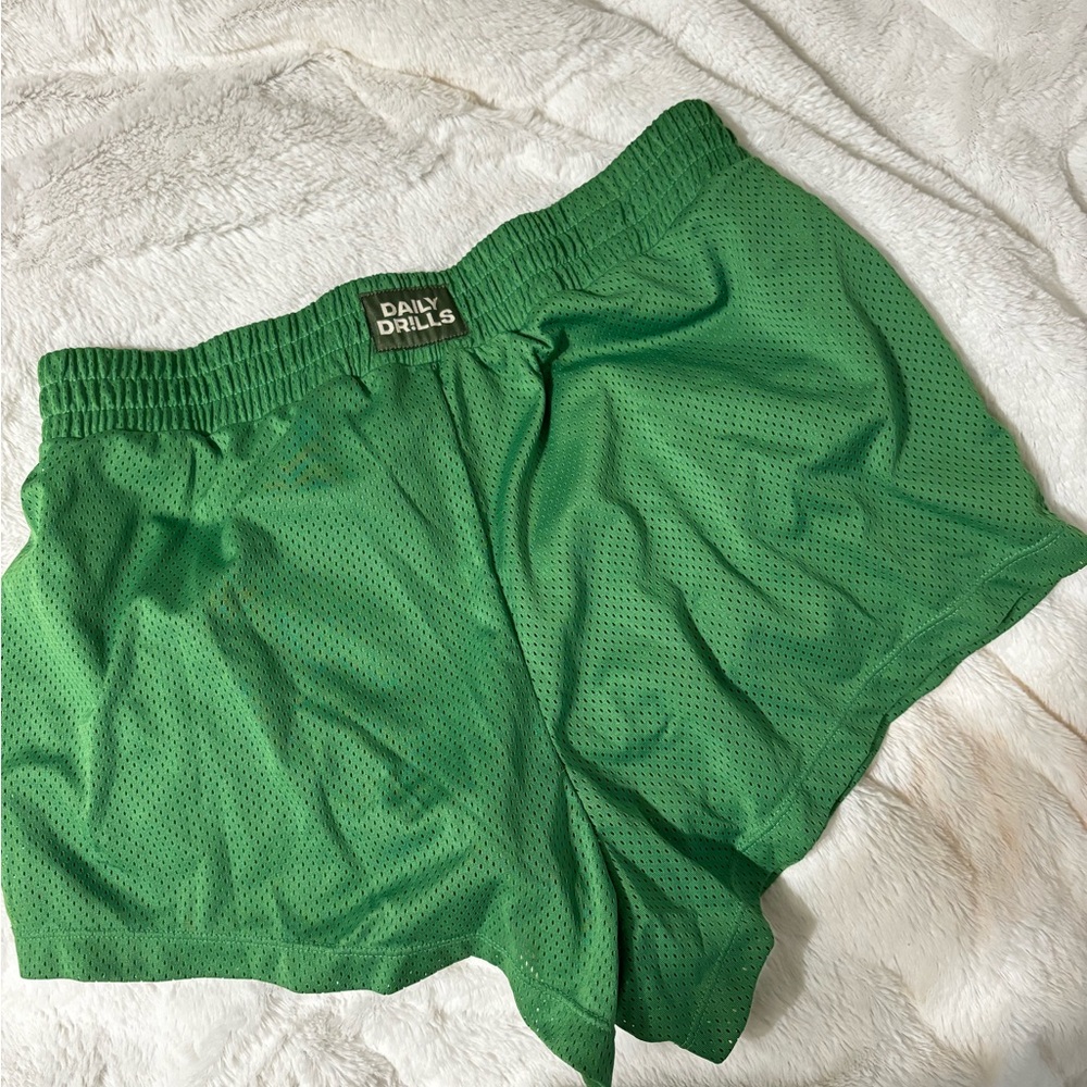 Daily Drills mesh shorts M/L in Kelly Green color
